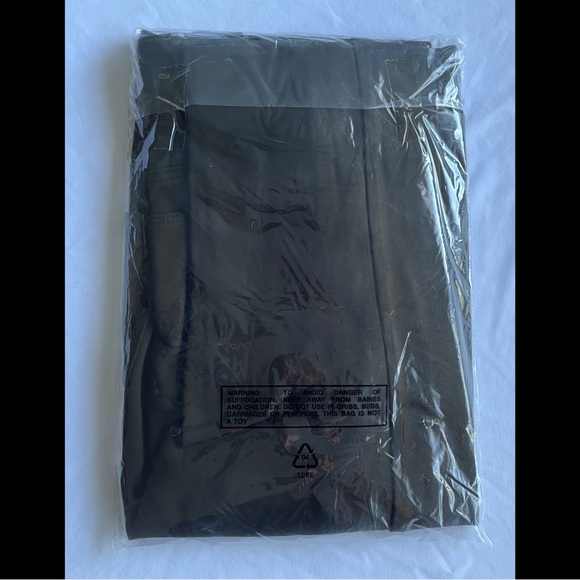 3-Button Jegging - Picture 6 of 6